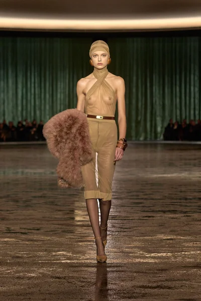 Look 39